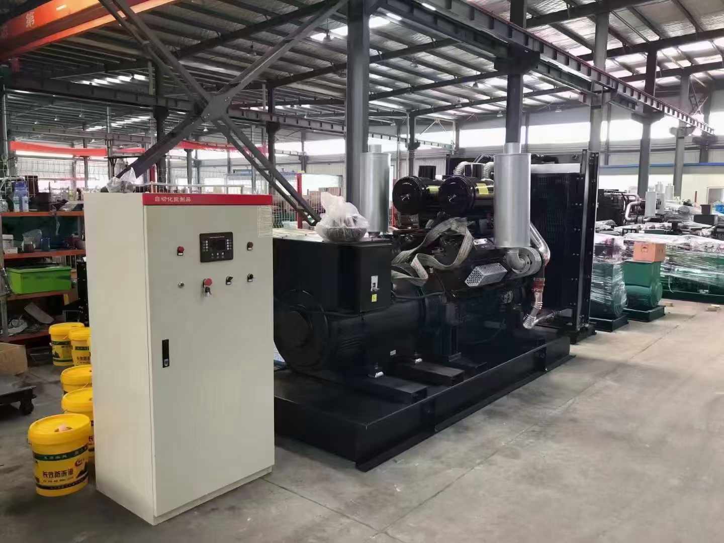 赤城柴油发电机运行时的噪音和振动水平如何？