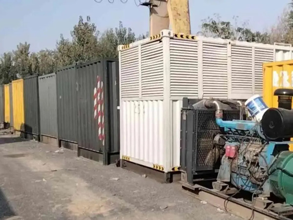 赤城200KW柴油发电机机组每小时油耗是多少？